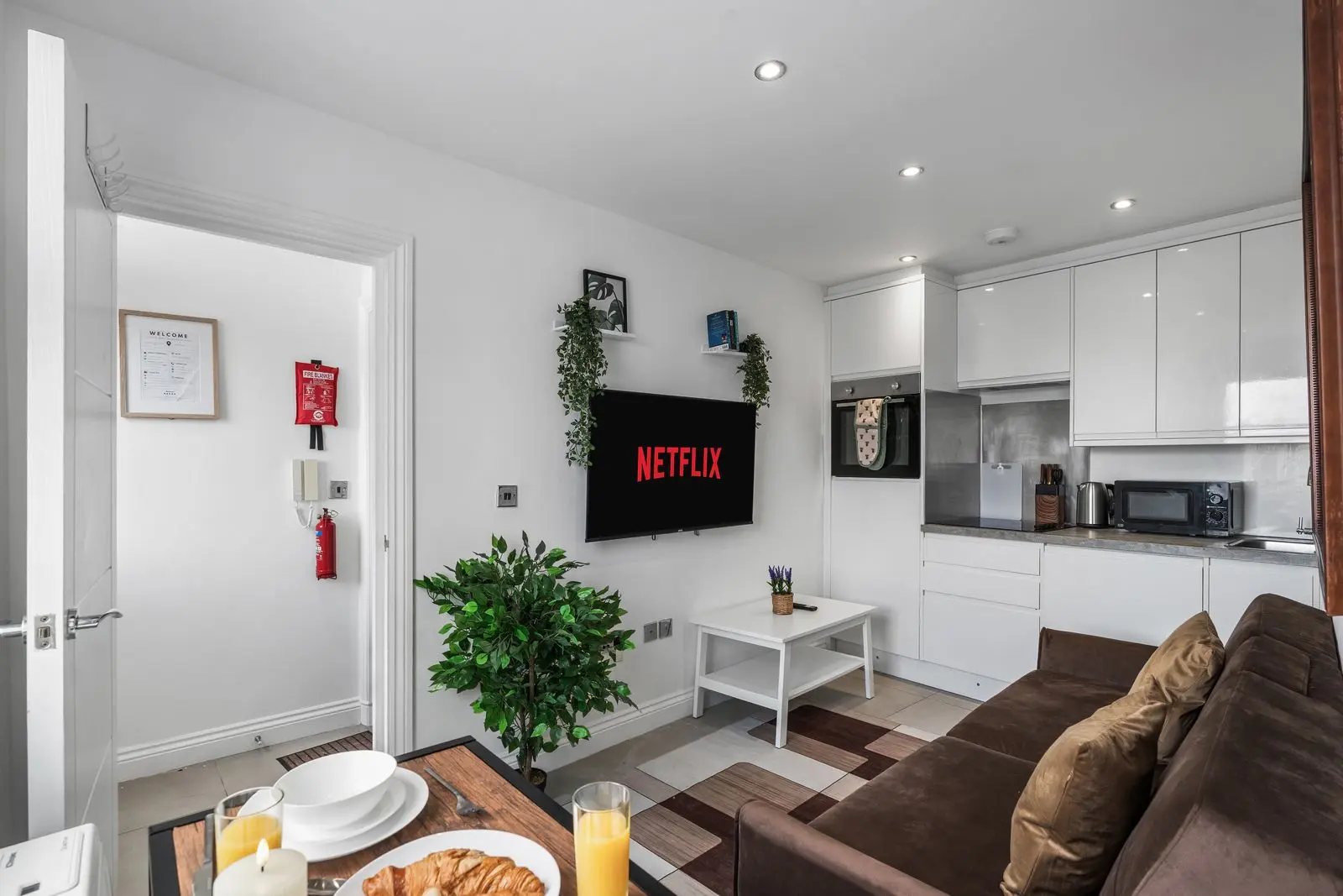 Top Floor 1BR Brighton City | Lift & Parking